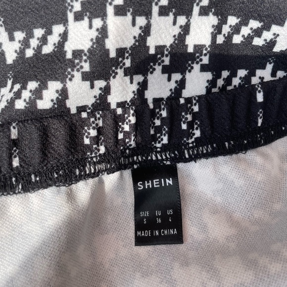 SHEIN Patterned Skirt - Picture 4 of 4